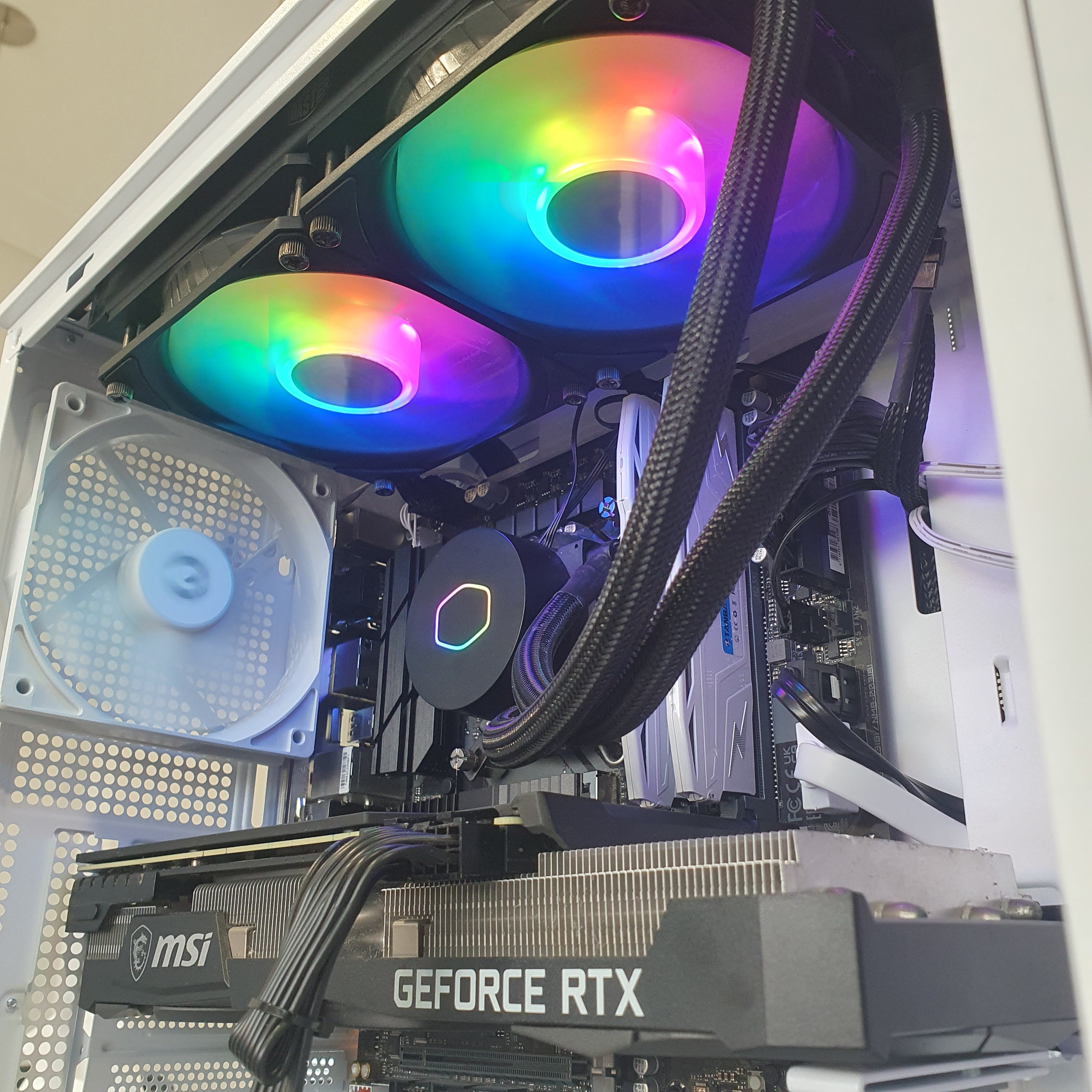 Performance | RTX 3070 | i5-12400F | 16GB RAM | 2TB Storage