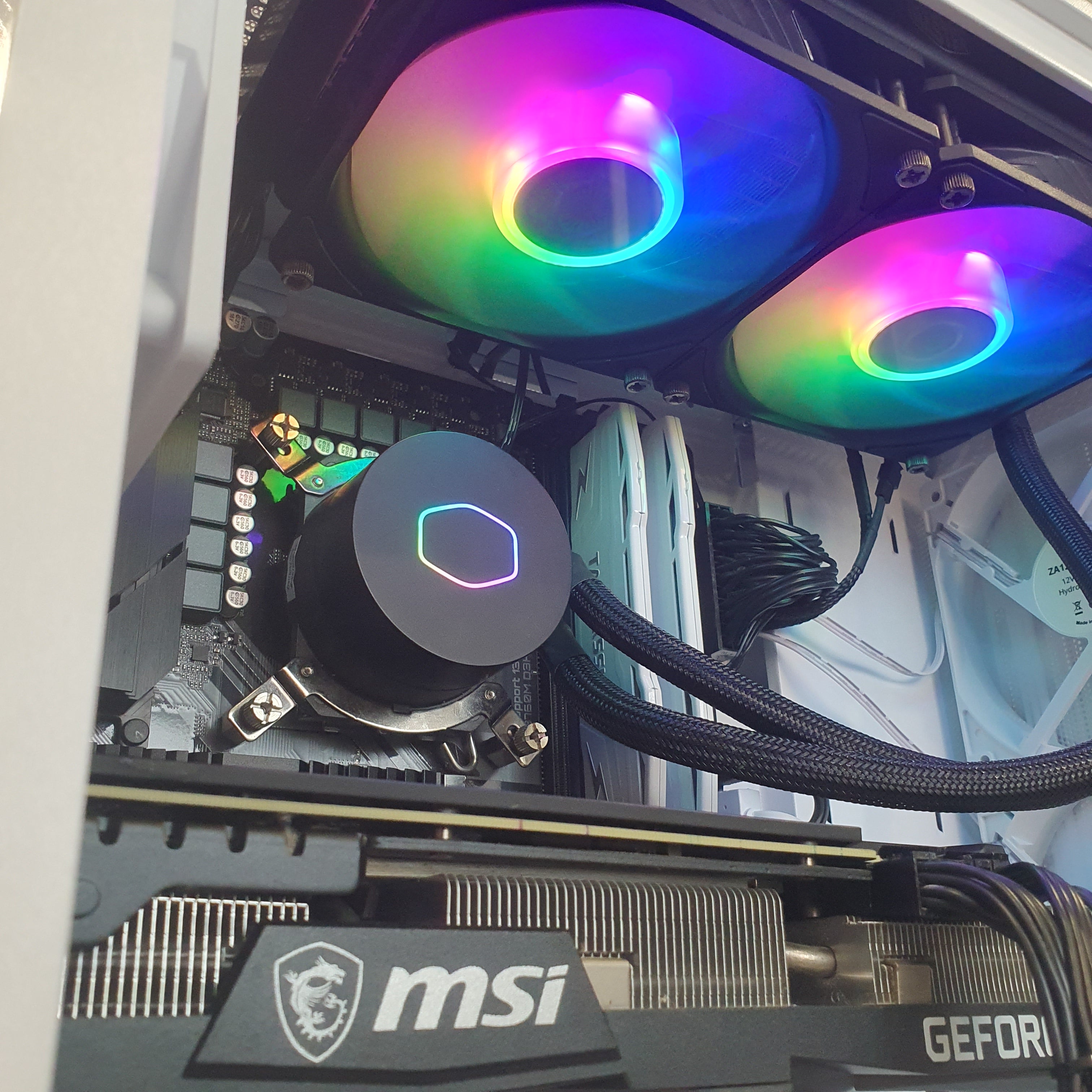 Performance | RTX 3070 | i5-12400F | 16GB RAM | 2TB Storage