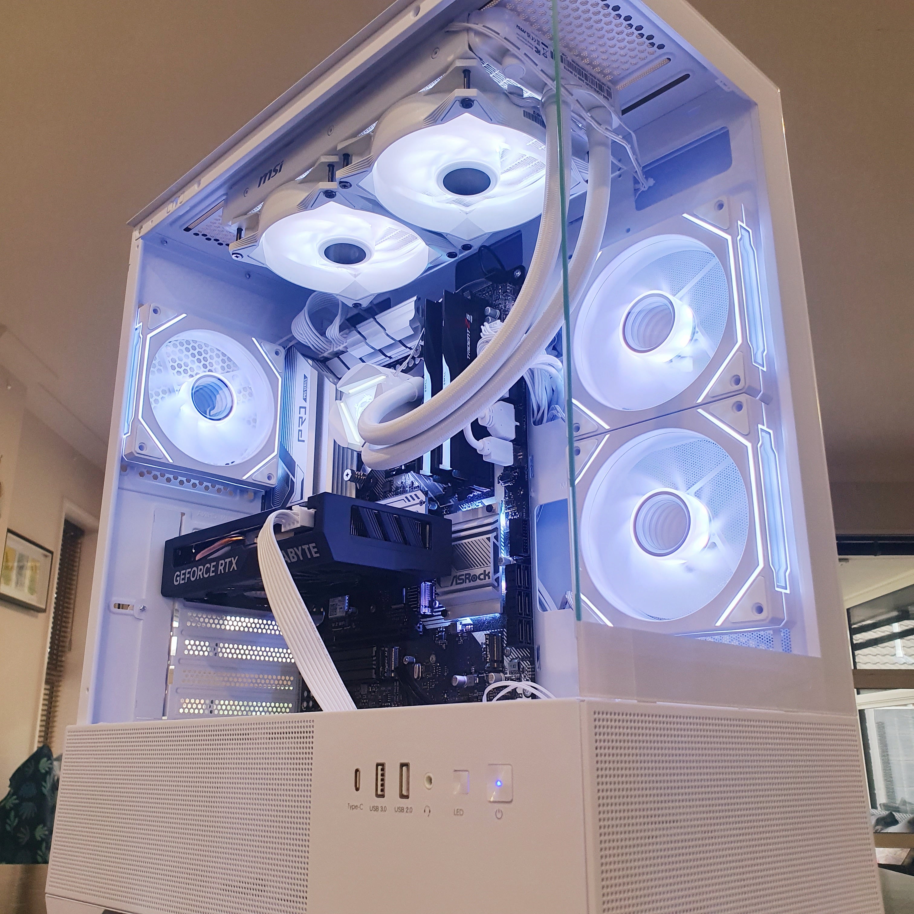 Performance | RTX 4060 | i5-13600K | 32GB DDR5 RAM | 1TB NVME SSD | 1TB HDD
