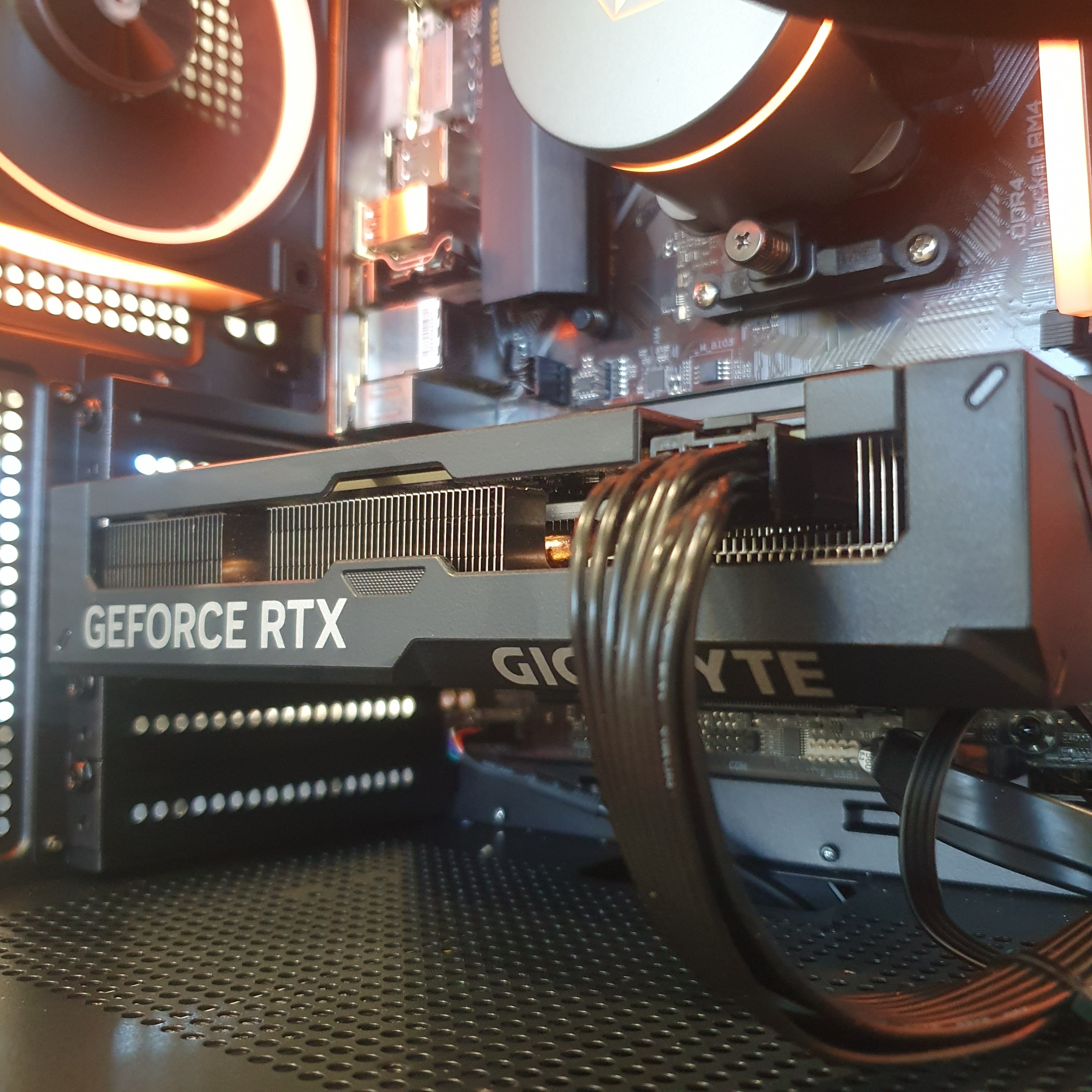 Performance | RTX 4060 TI | Ryzen 7 5700X | 32GB RAM | 1TB NVME SSD