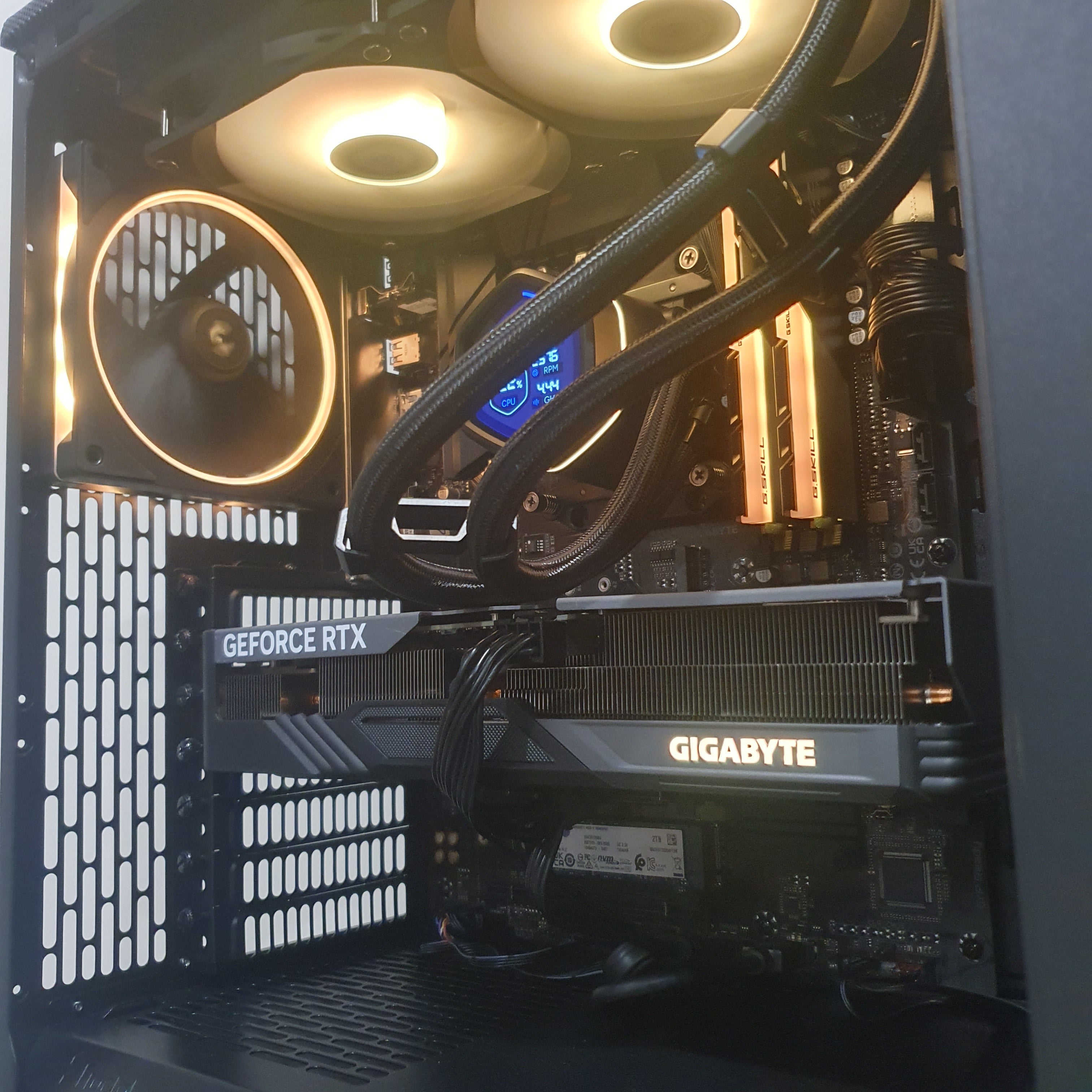 Enthusiast | Ryzen 7 5800X3D | RTX 4060Ti | 32GB RAM | 2TB NVME SSD