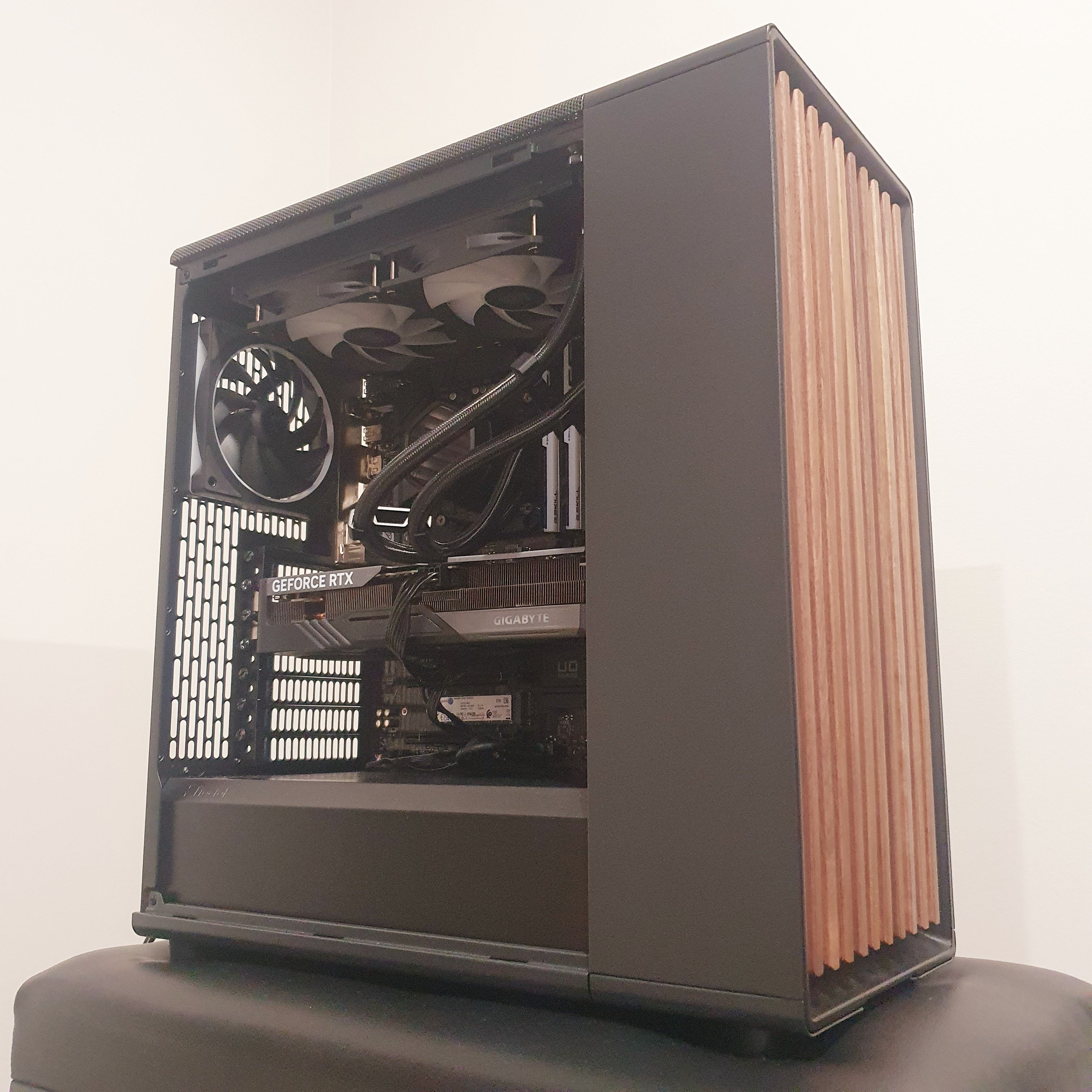Enthusiast | Ryzen 7 5800X3D | RTX 4060Ti | 32GB RAM | 2TB NVME SSD